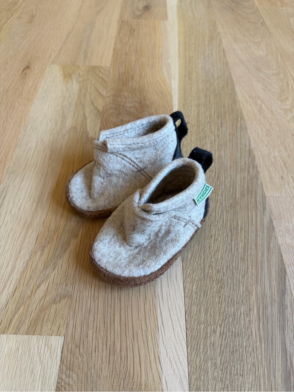 Starry Knight Design Kyrgies slippers